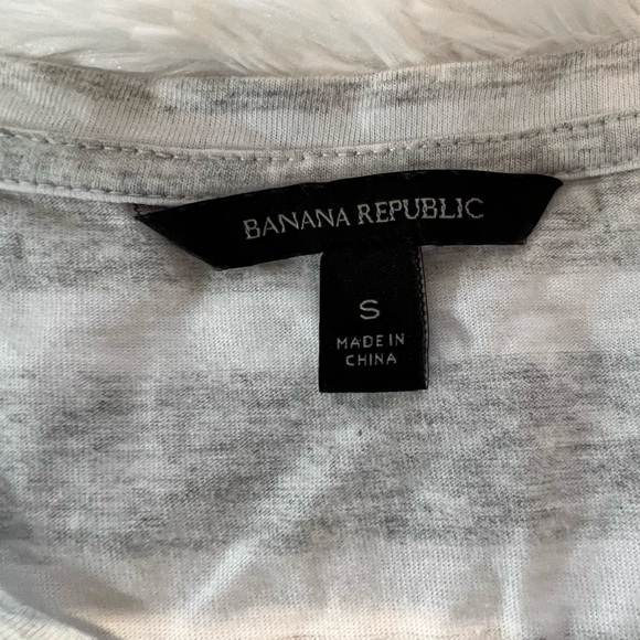 🎉HP🎉 Banana Republic Striped Sequined Pineapple Graphic Tee - Picture 7 of 8